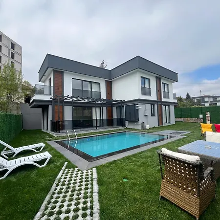 Havuzlu Villa-kartepe Vila Masukiye